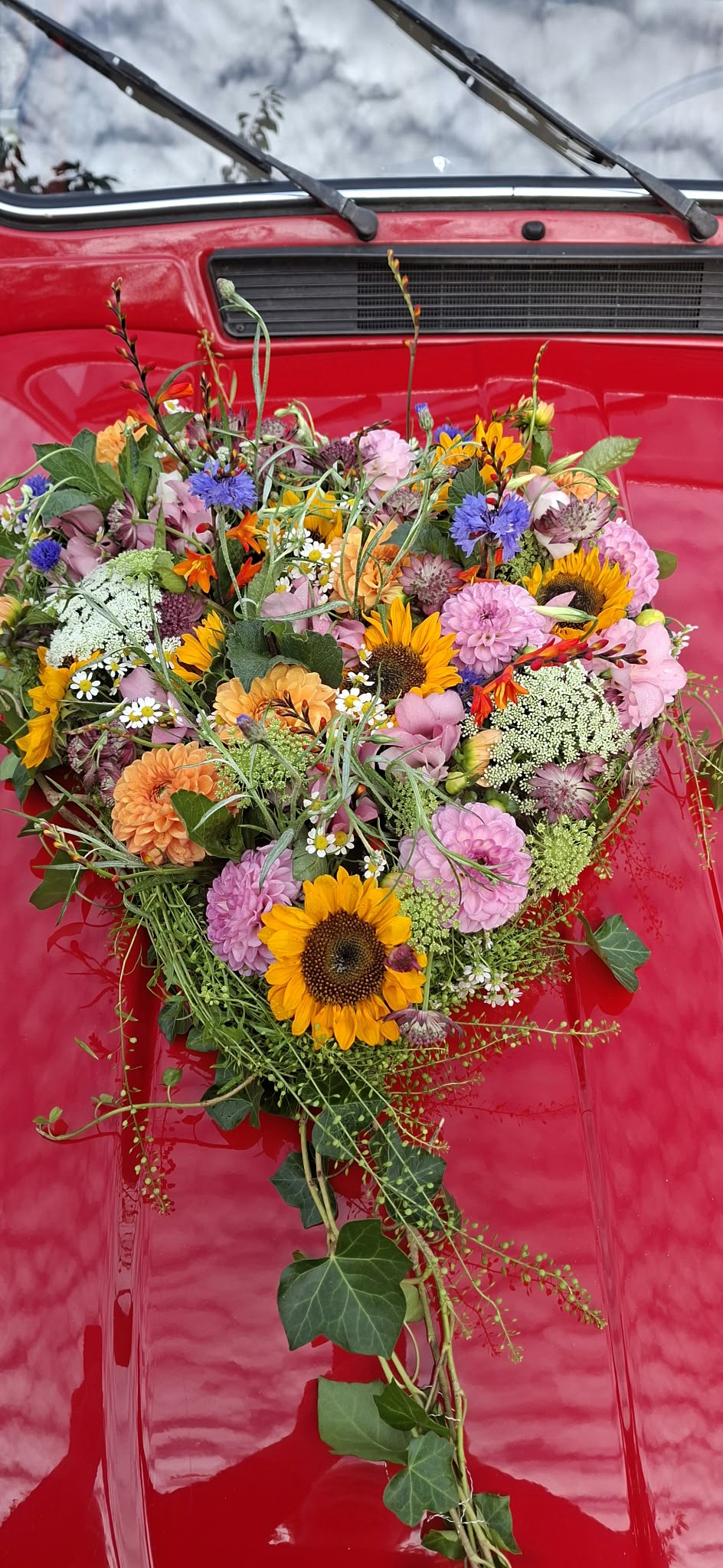 Blumenschmuck für Hochzeitsauto Variante 2